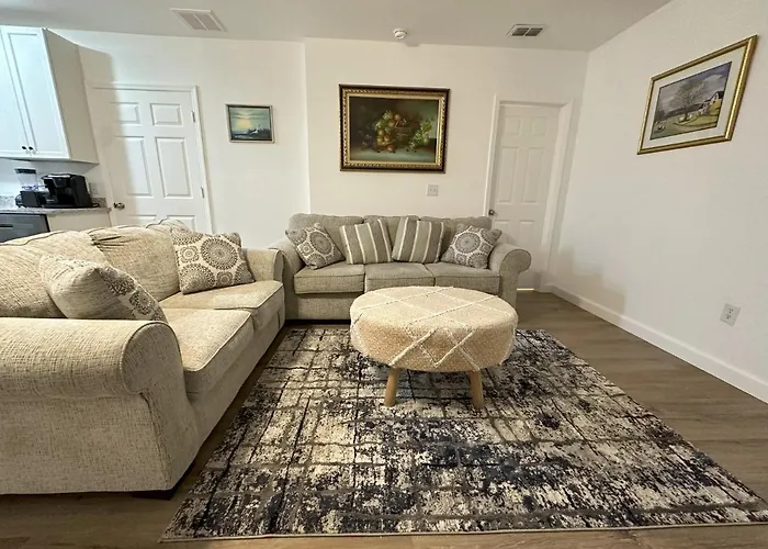 One Unit Of A Fully Renovated Duplex Near Fsu * Tallahassee