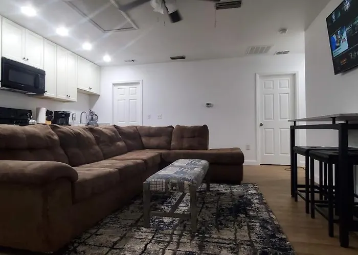 Apartment One Unit Of A Fully Renovated Duplex Near Fsu