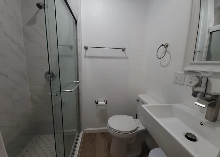 One Unit Of A Fully Renovated Duplex Near Fsu